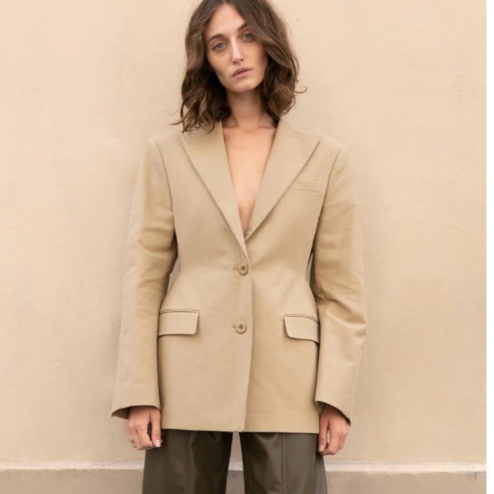 The Frankie Shop COLETTE HOURGLASS BLAZER - CAMEL